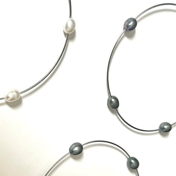 Nordstrom silver bangle bracelet set of 5 gray & white pearls - Picture 9 of 13